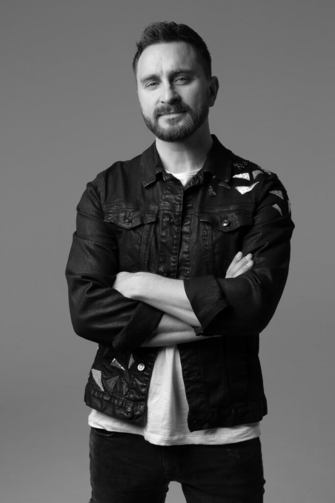 Олег Собчук – вокаліст, гітарист та лідер гурту “СКАЙ”