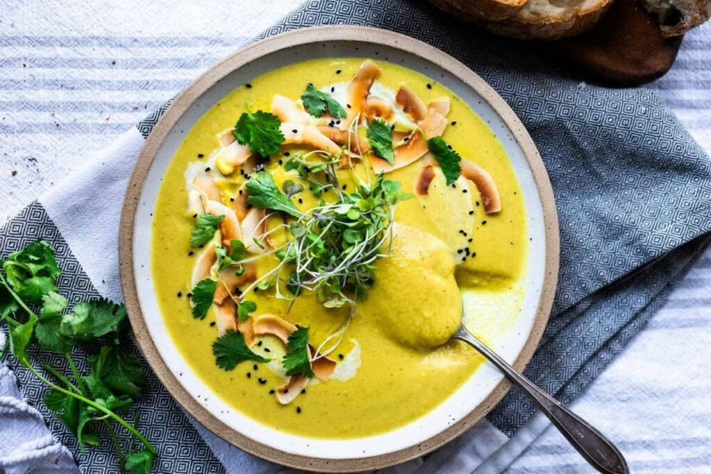 Суп-пюре из цветной капусты и яблок