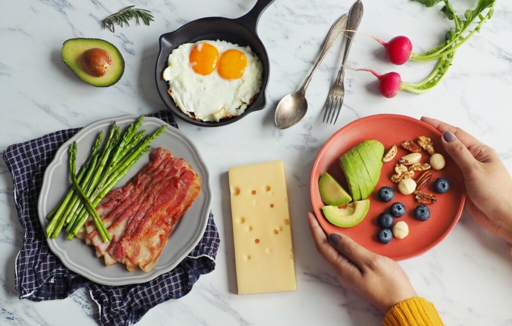 Що таке аутофагія і як вона допомагає худнути