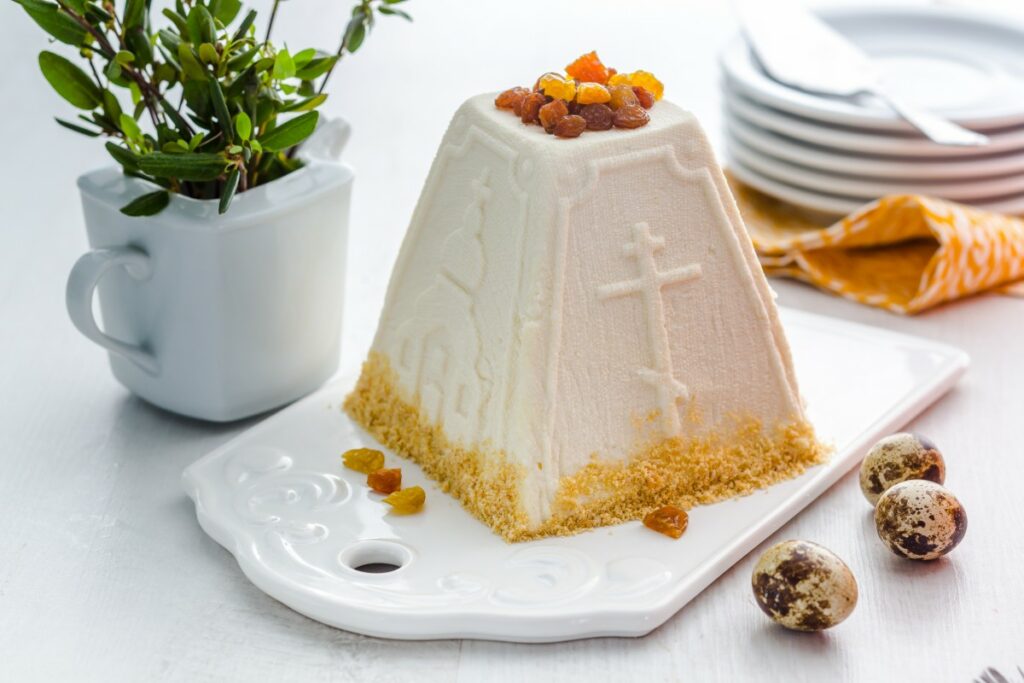 Заварная творожная «царская» паска  орехами