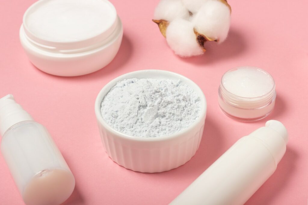 Маска з соком алое і білою глиною від прищів