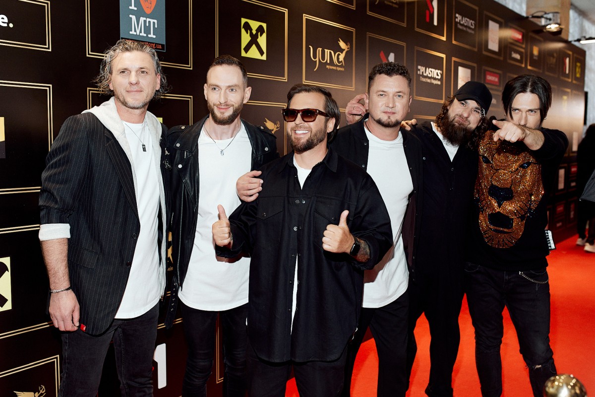 Bez ОБМЕЖЕНЬ