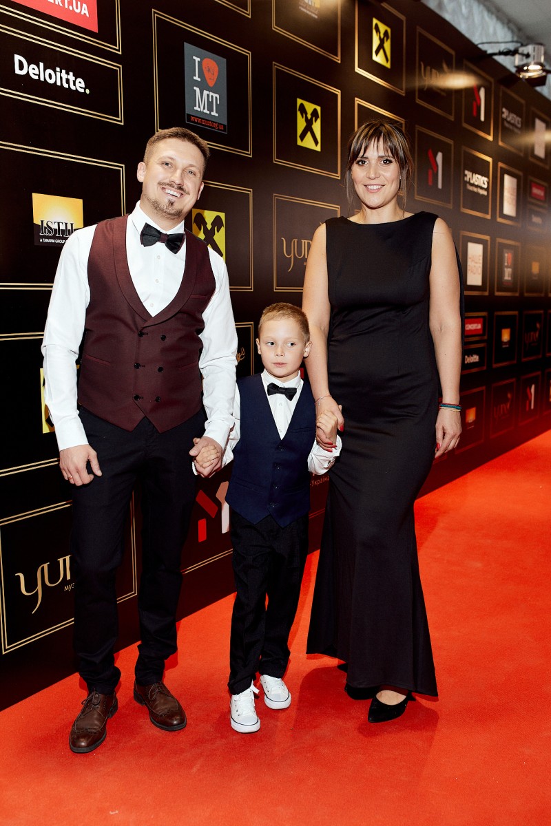 Серж Гагарин, Аня Гагарина