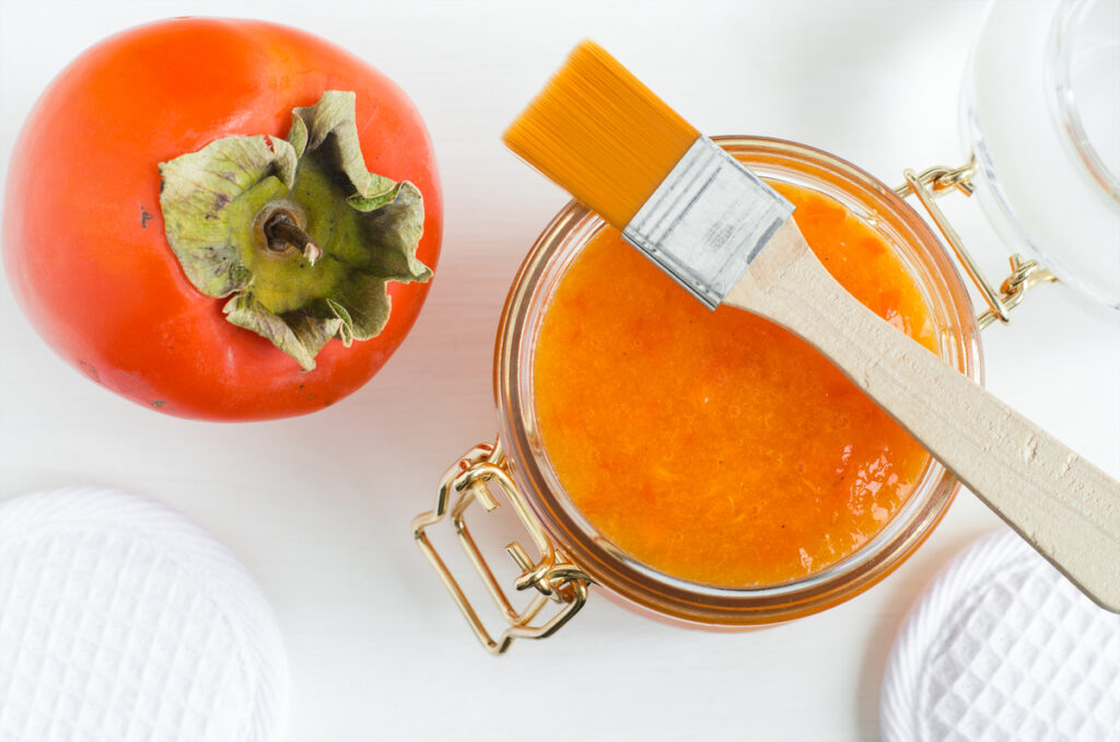 Омолаживающая маска из хурмы и сливок