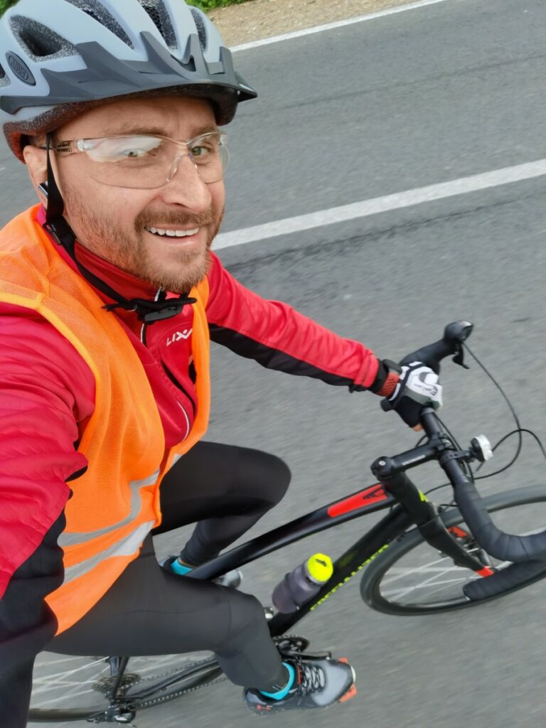 2151 км на велосипеді: Олег Собчук вирушає у велотур по всій Україні