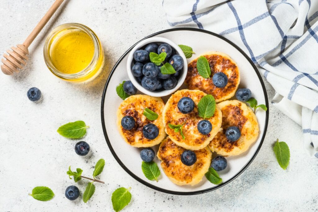 Дитячий сніданок за 5 хвилин – рецепт сирників