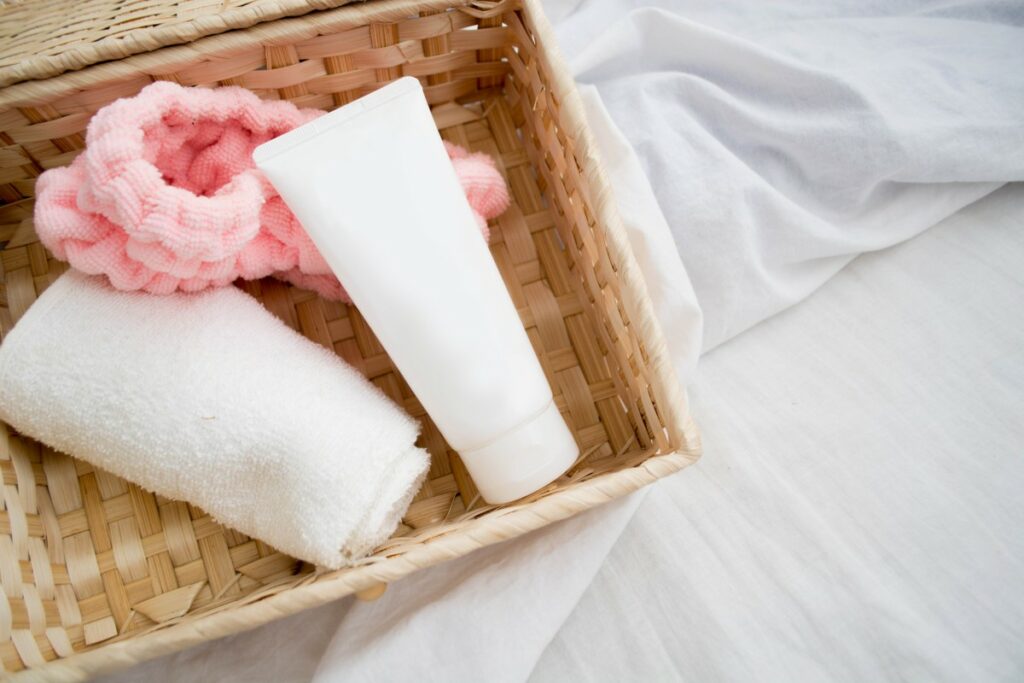 Не до скрипа: как правильно умываться летом без вреда для кожи