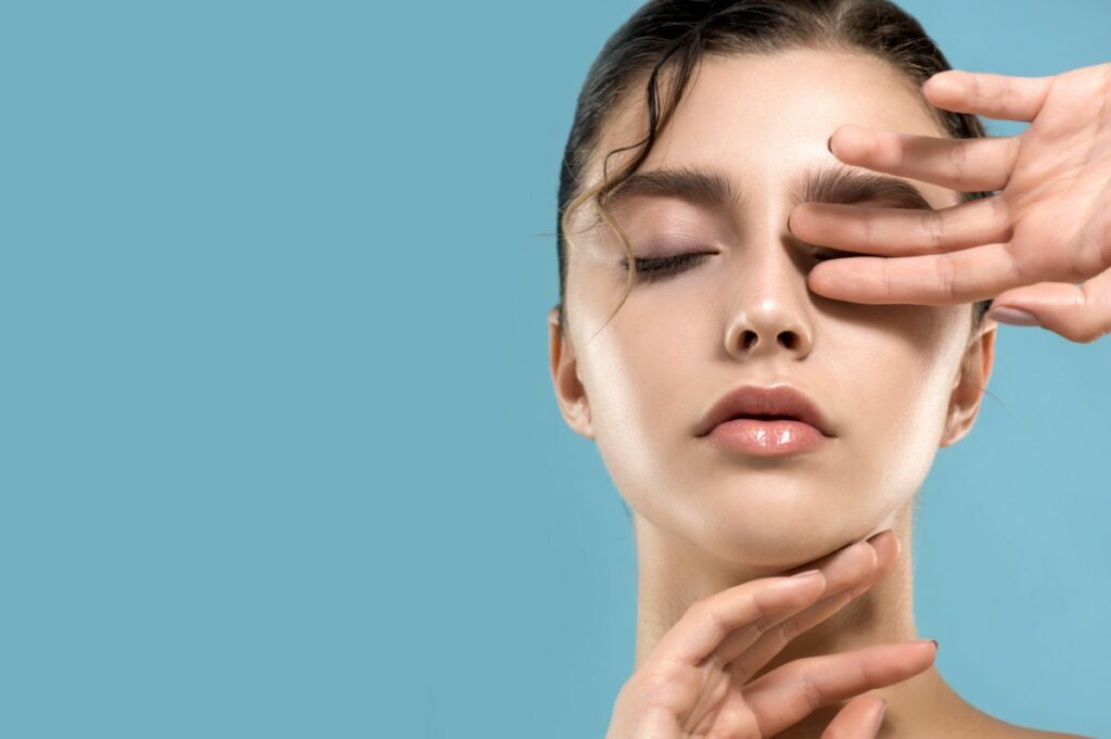 Спрей для закрепления макияжа