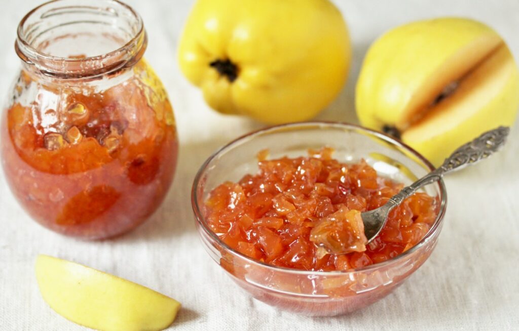 Варенье из айвы: старинный рецепт с яблоками