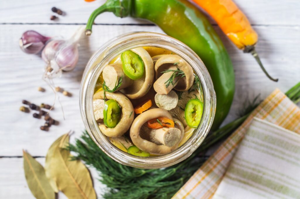 Як солити чорні грузді холодним способом