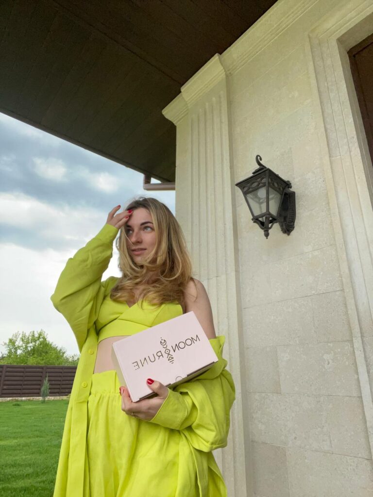 Красивое дело: Дарья Толстых — основательница бренда Moon&Rune