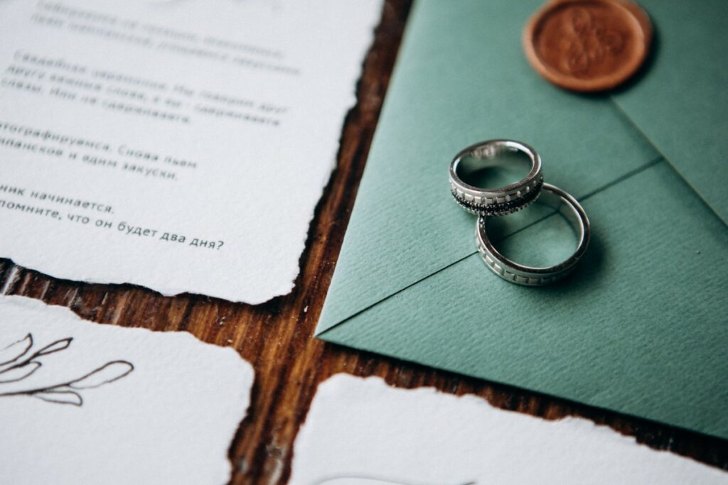 Свадебные традиции и приметы: зачем придерживаться и что это даст