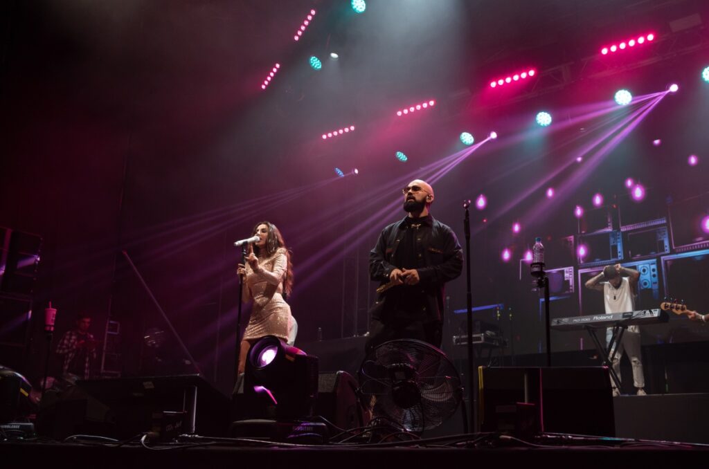  «Под гипнозом»: В Киеве состоялся концерт Artik & Asti