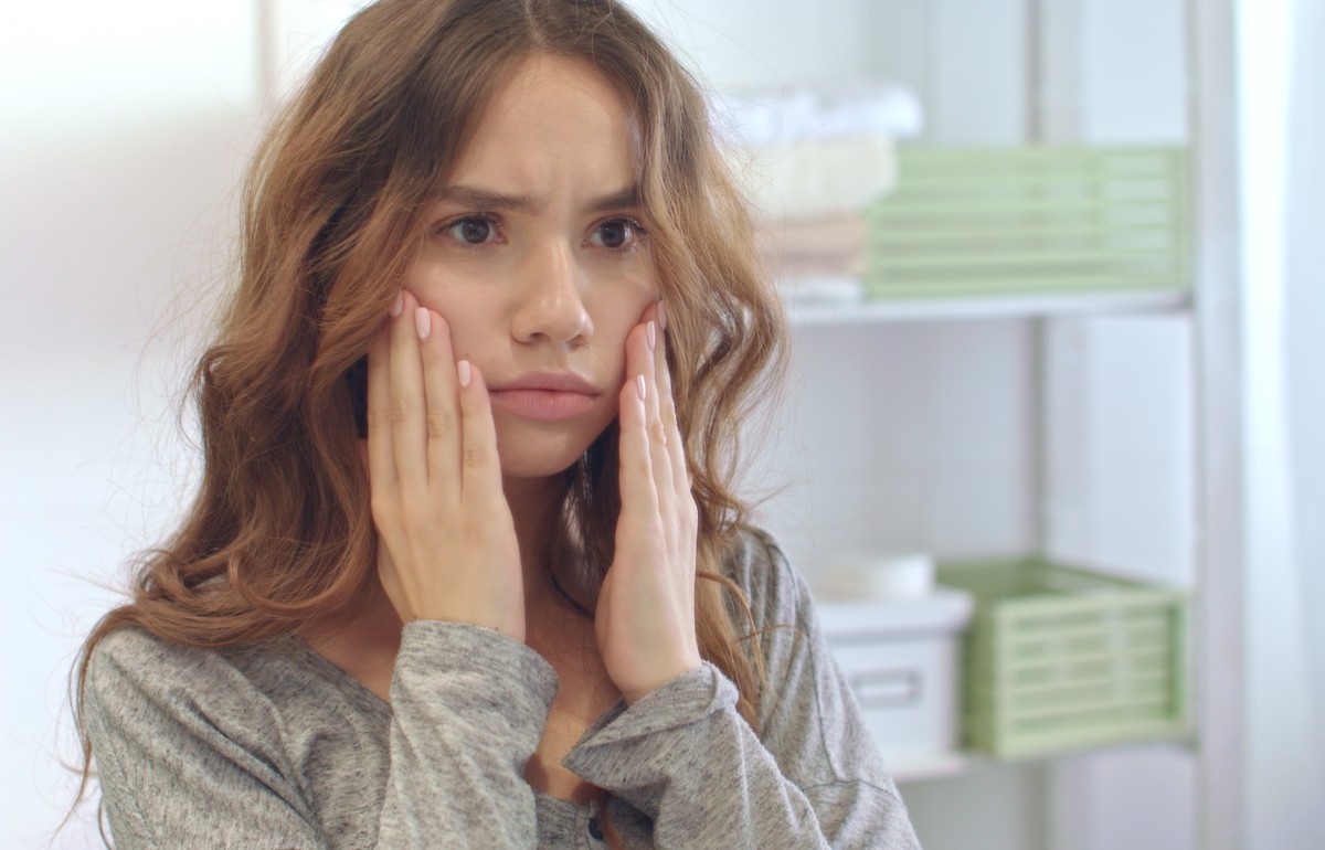 Почему отекают веки и как с этим бороться