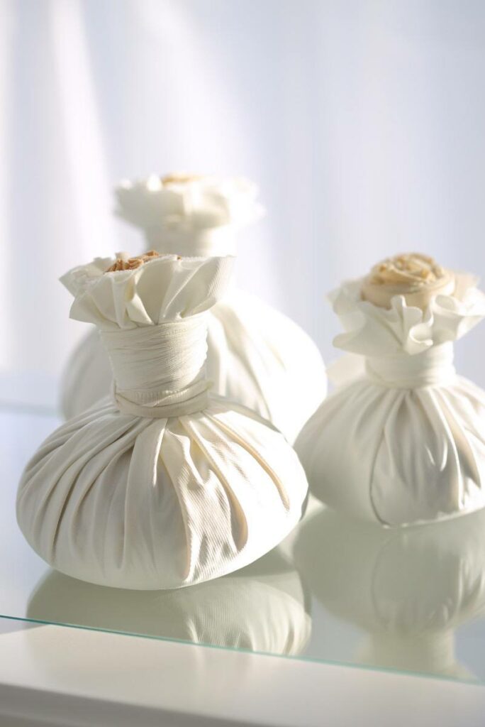 Beauty-процедура недели: массаж мешочками с кварцевыми кристаллами