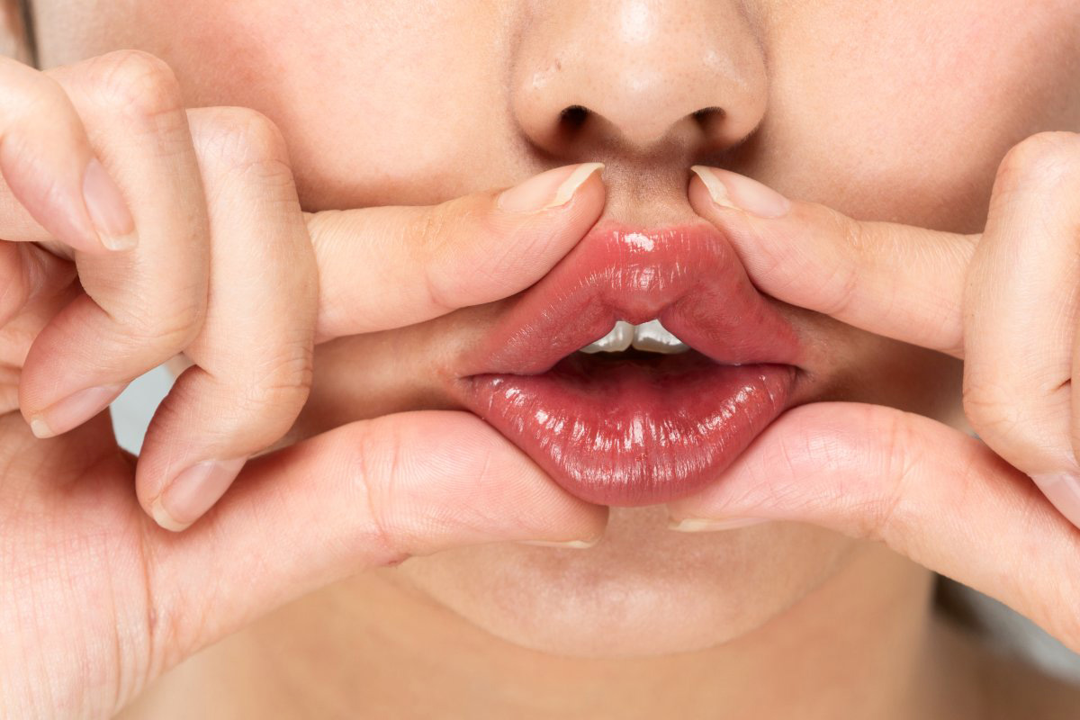 антитренд утиные губы