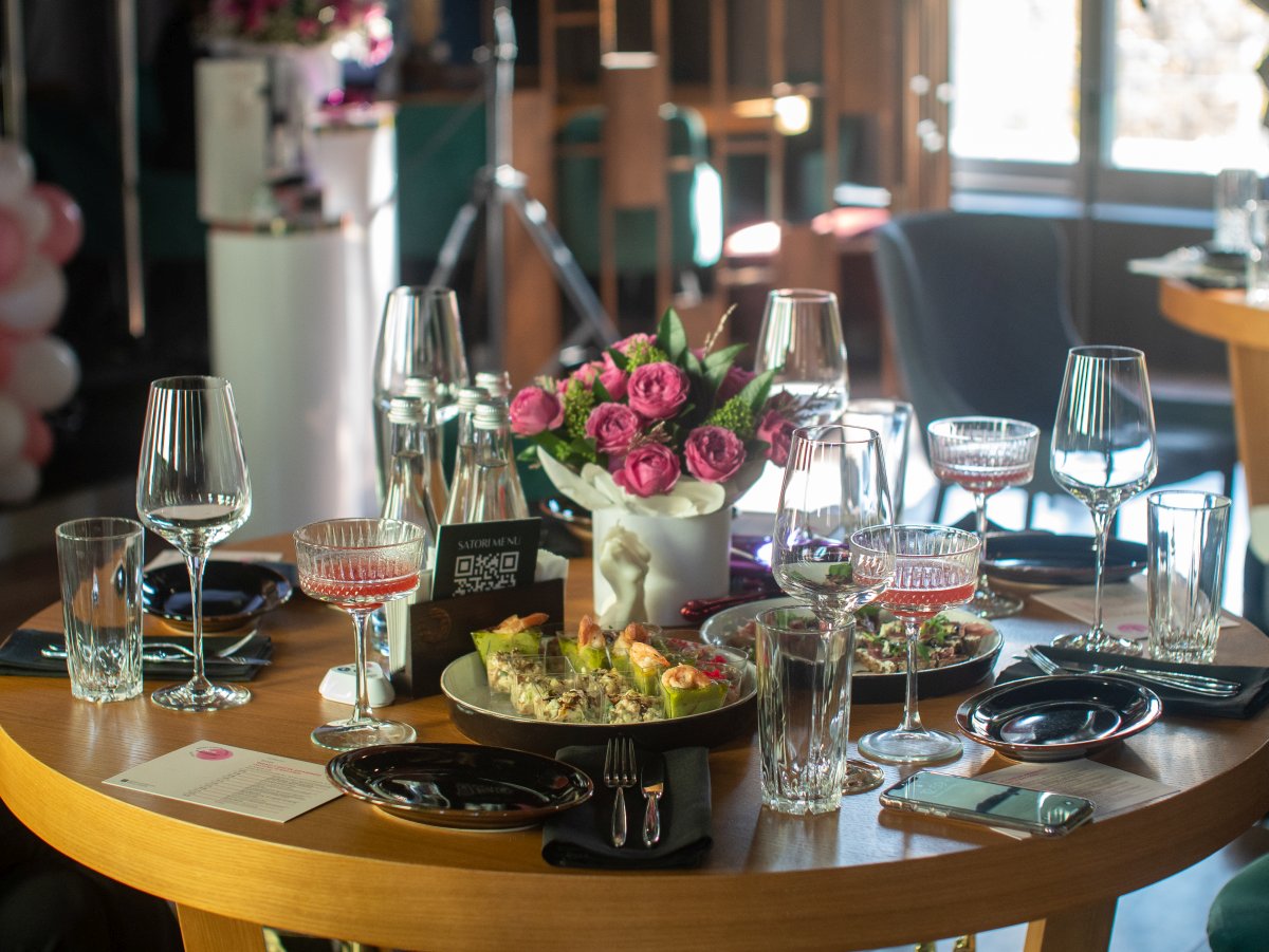 освітній бранч Breast Cancer Awareness «Здорова та щаслива»