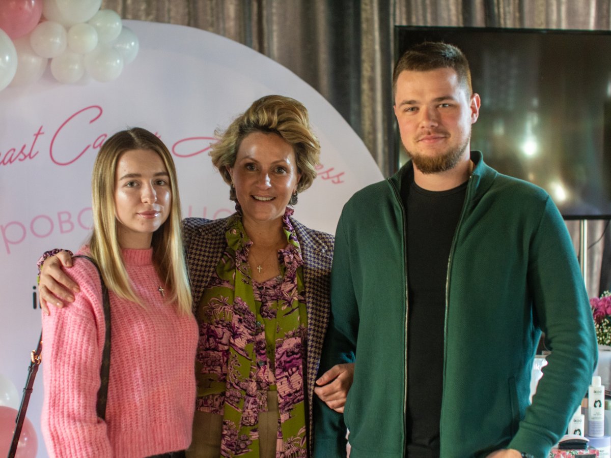 освітній бранч Breast Cancer Awareness «Здорова та щаслива»