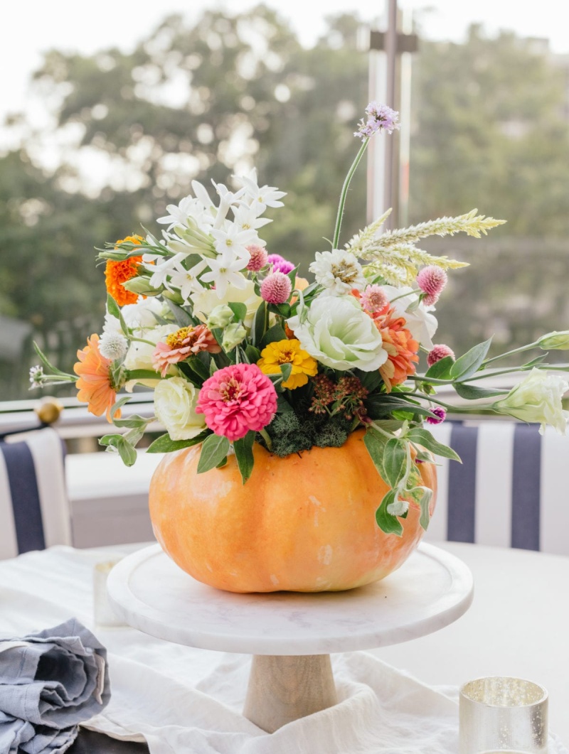 Цветы в тыквах