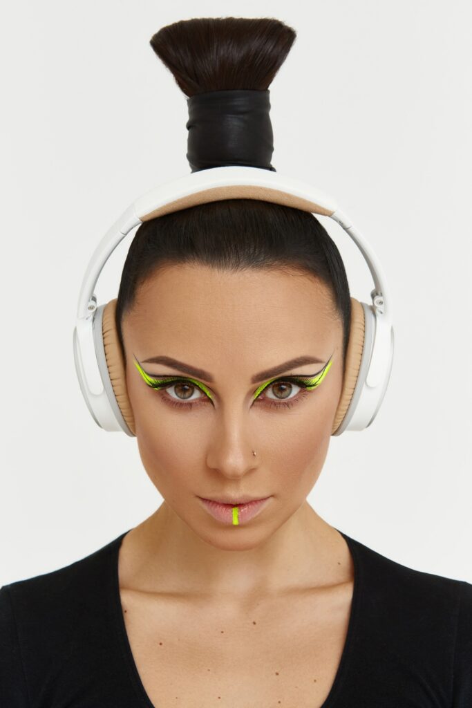 Live на 25 этаже: Dj Nana представила авторский музыкальный проект