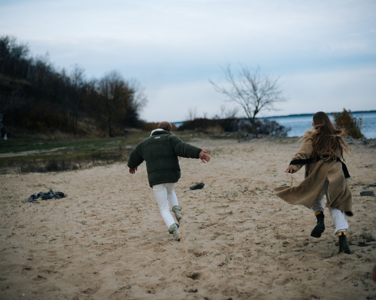 Іван Дорн випустив перший кліп українською мовою за участю дружини