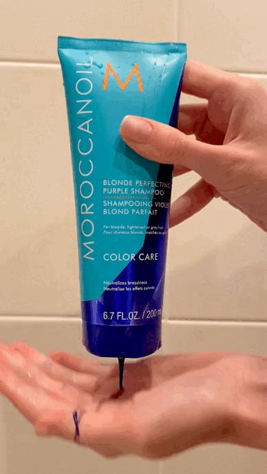 Говорит редакция: фиолетовый шампунь для блондинок Moroccanoil Blonde Perfecting Purple Shampoo