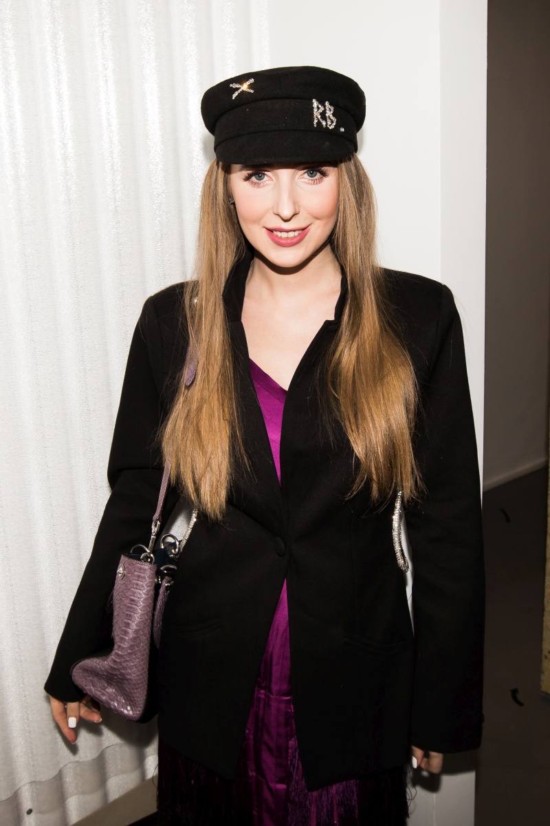 KSENIASCHNAIDER x [comfort zone] 