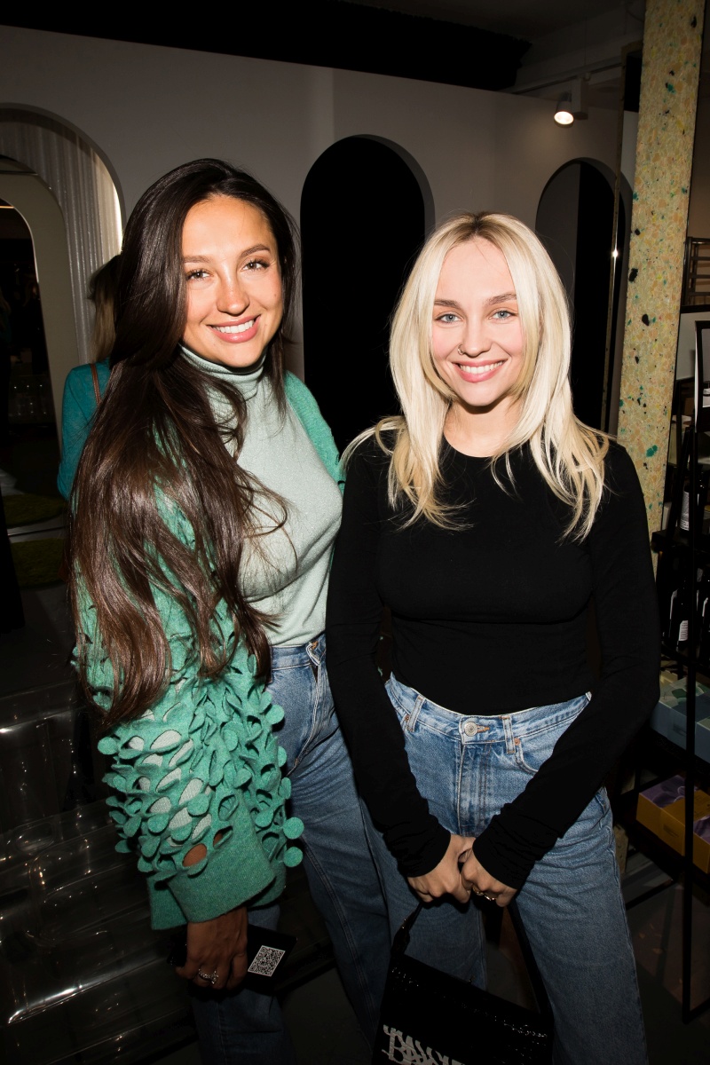 KSENIASCHNAIDER x [comfort zone] 