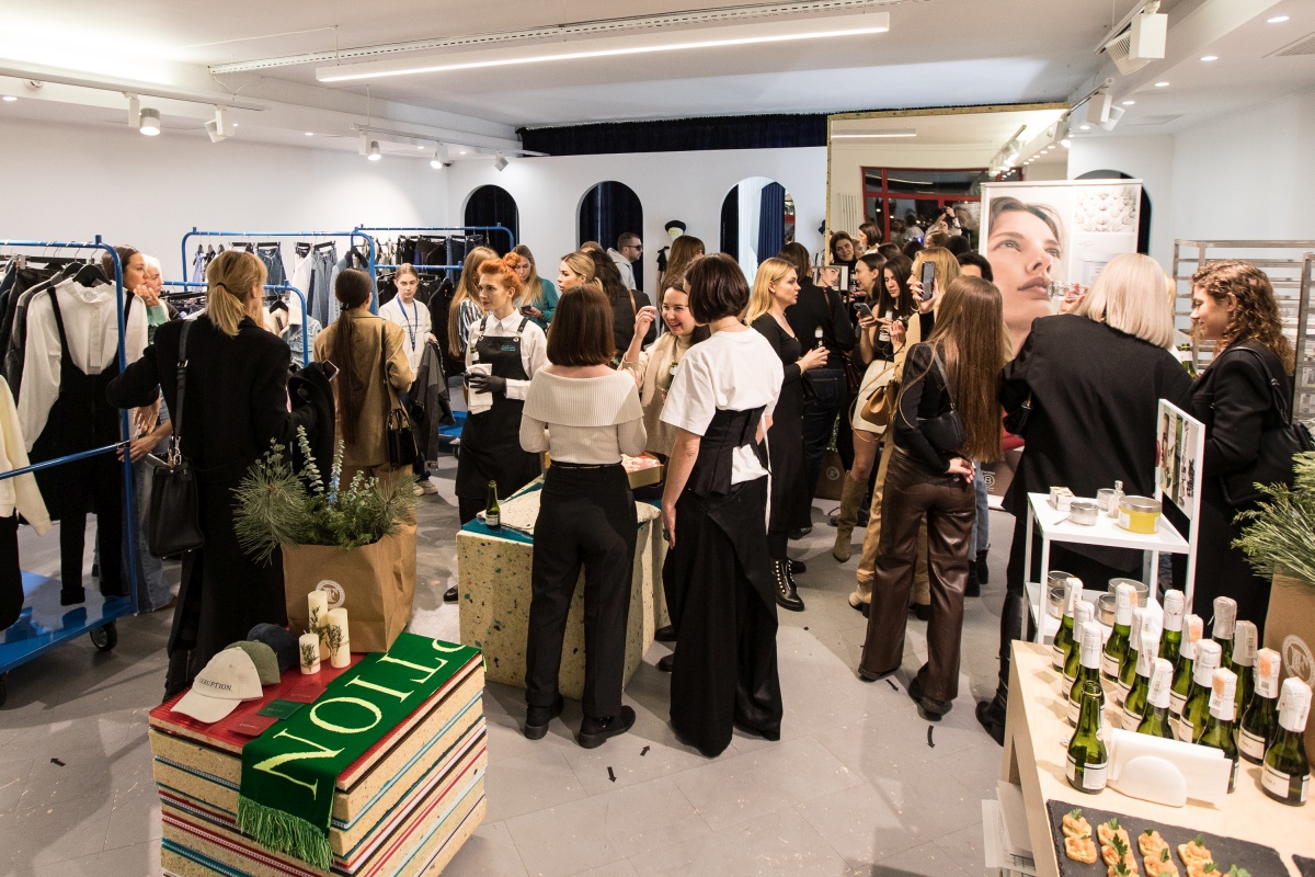 KSENIASCHNAIDER x [comfort zone] 