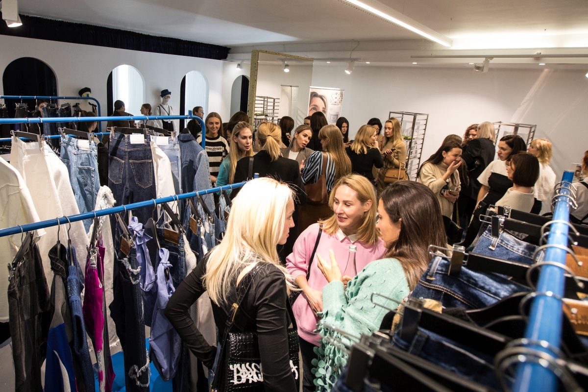 KSENIASCHNAIDER x [comfort zone] 