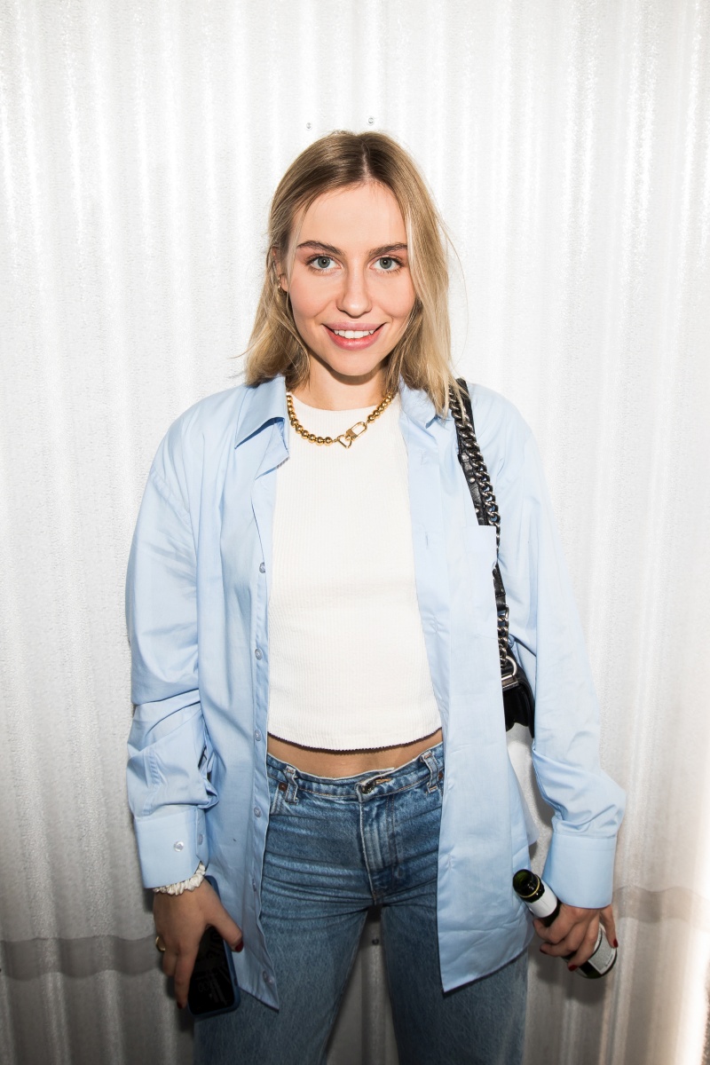 KSENIASCHNAIDER x [comfort zone] 