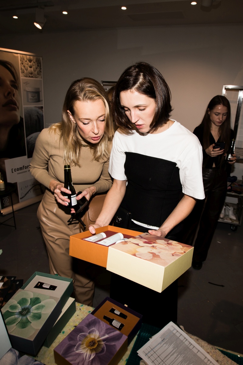 KSENIASCHNAIDER x [comfort zone] 