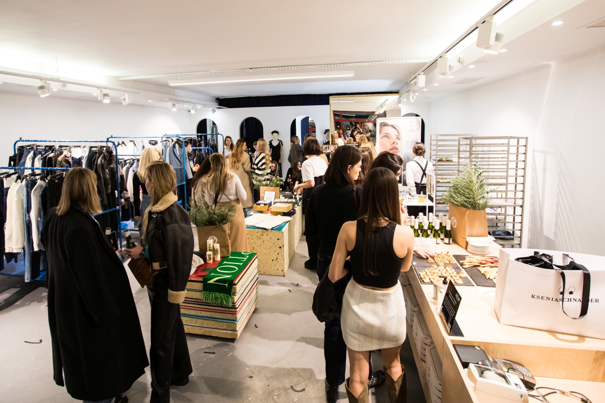 KSENIASCHNAIDER x [comfort zone] 