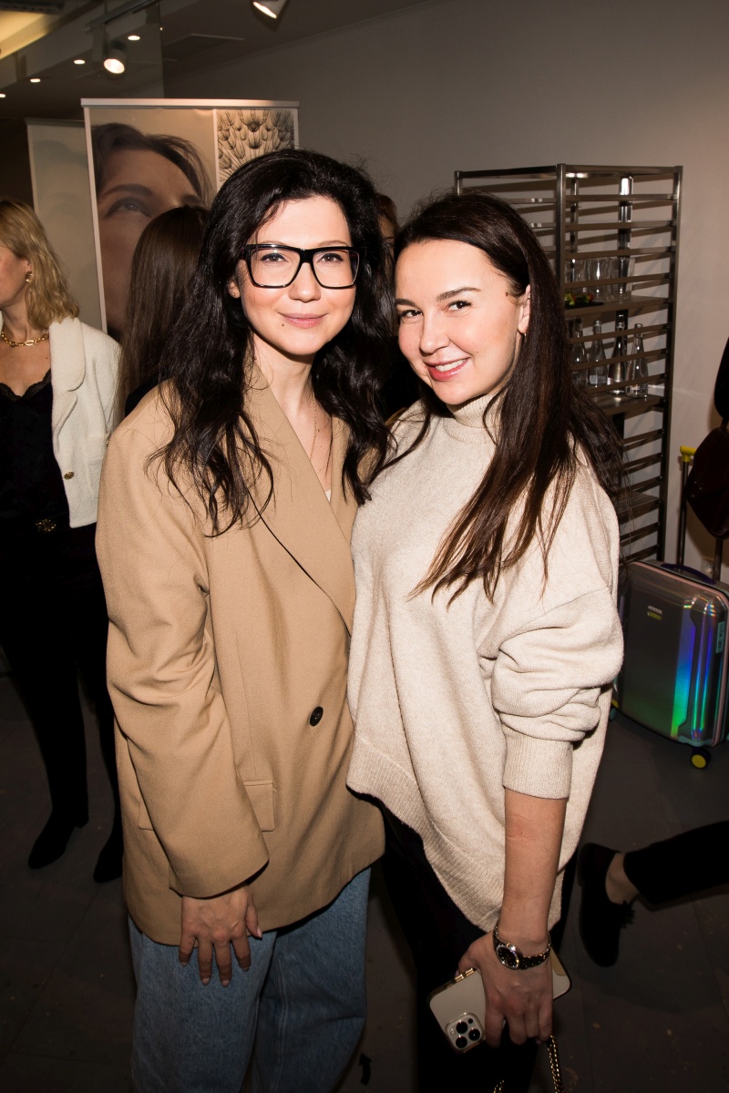 KSENIASCHNAIDER x [comfort zone] 