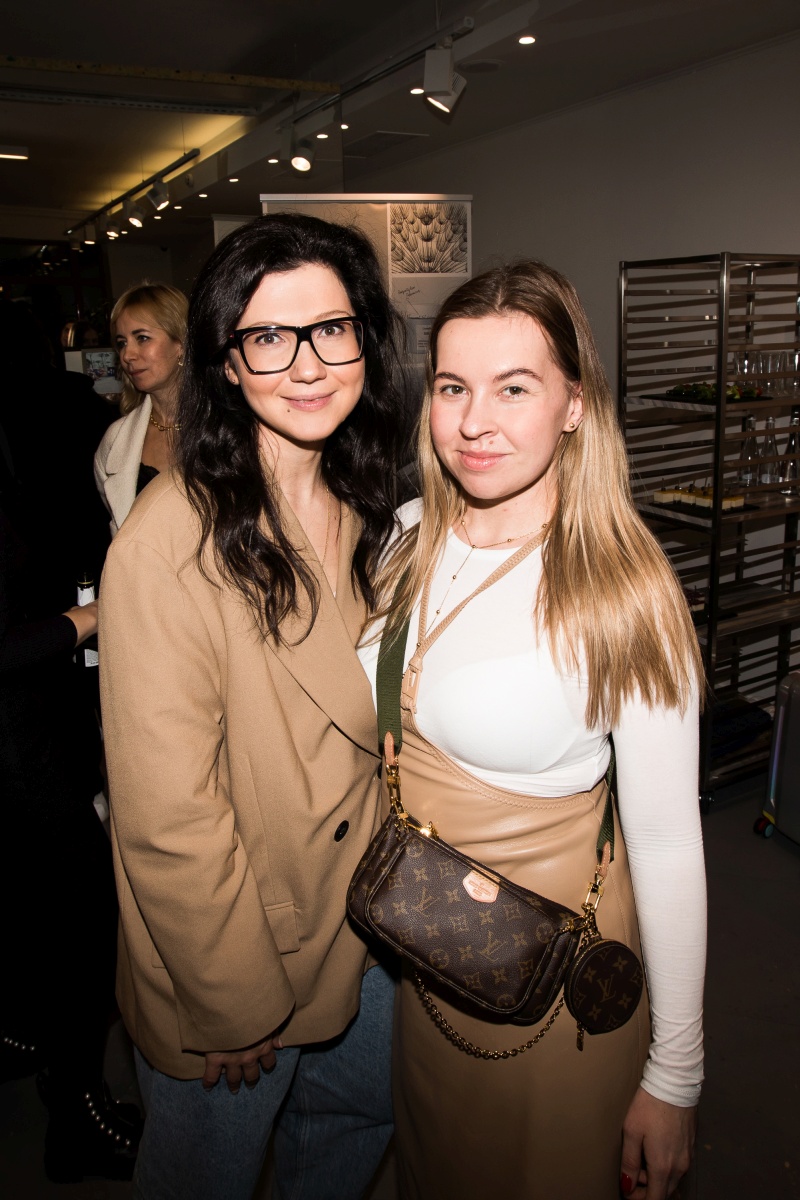 KSENIASCHNAIDER x [comfort zone] 