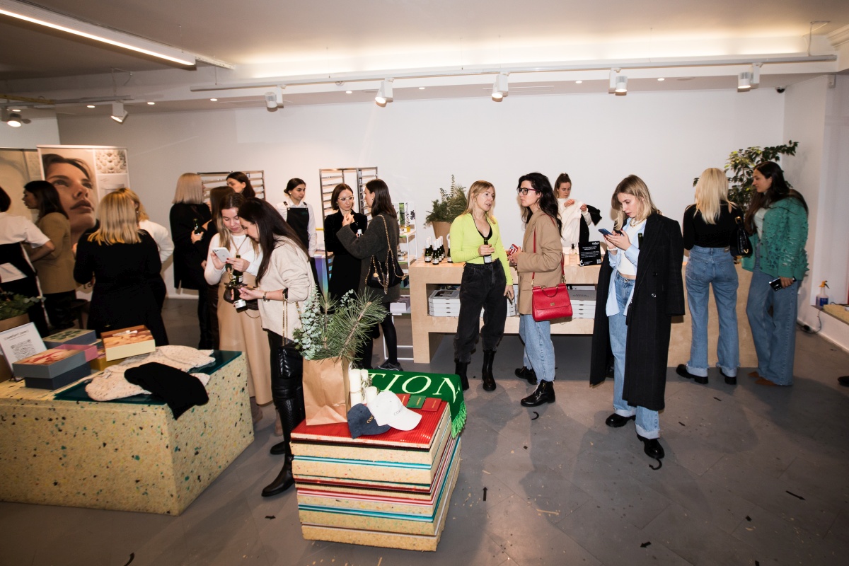 KSENIASCHNAIDER x [comfort zone] 