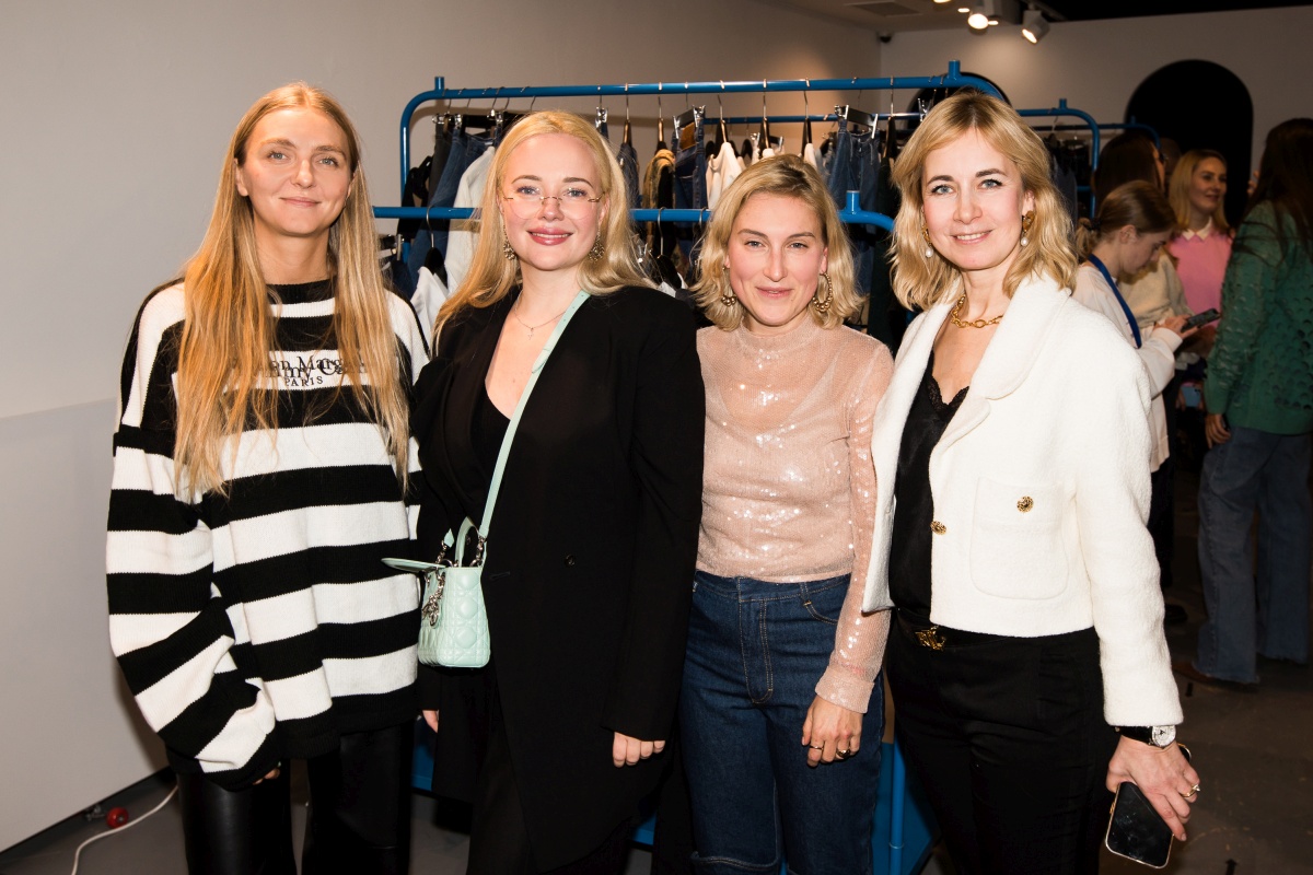 KSENIASCHNAIDER x [comfort zone] 