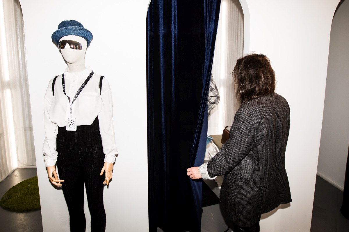 KSENIASCHNAIDER x [comfort zone] 