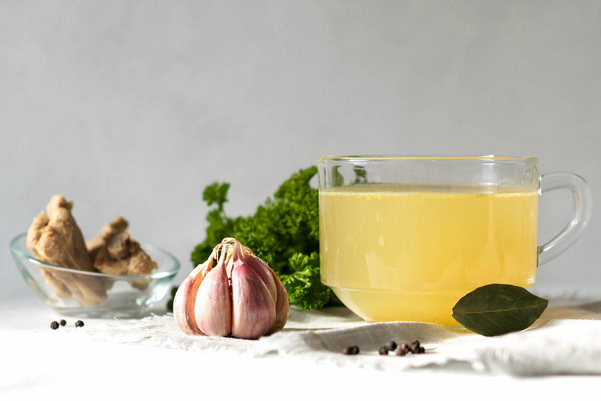 Натуральне джерело колагену: як варити кістковий бульйон