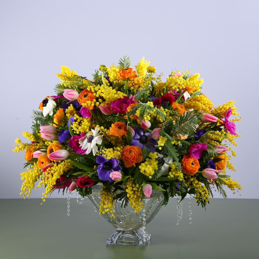 Какие цветы покупать весной: от первоцветов до веточек