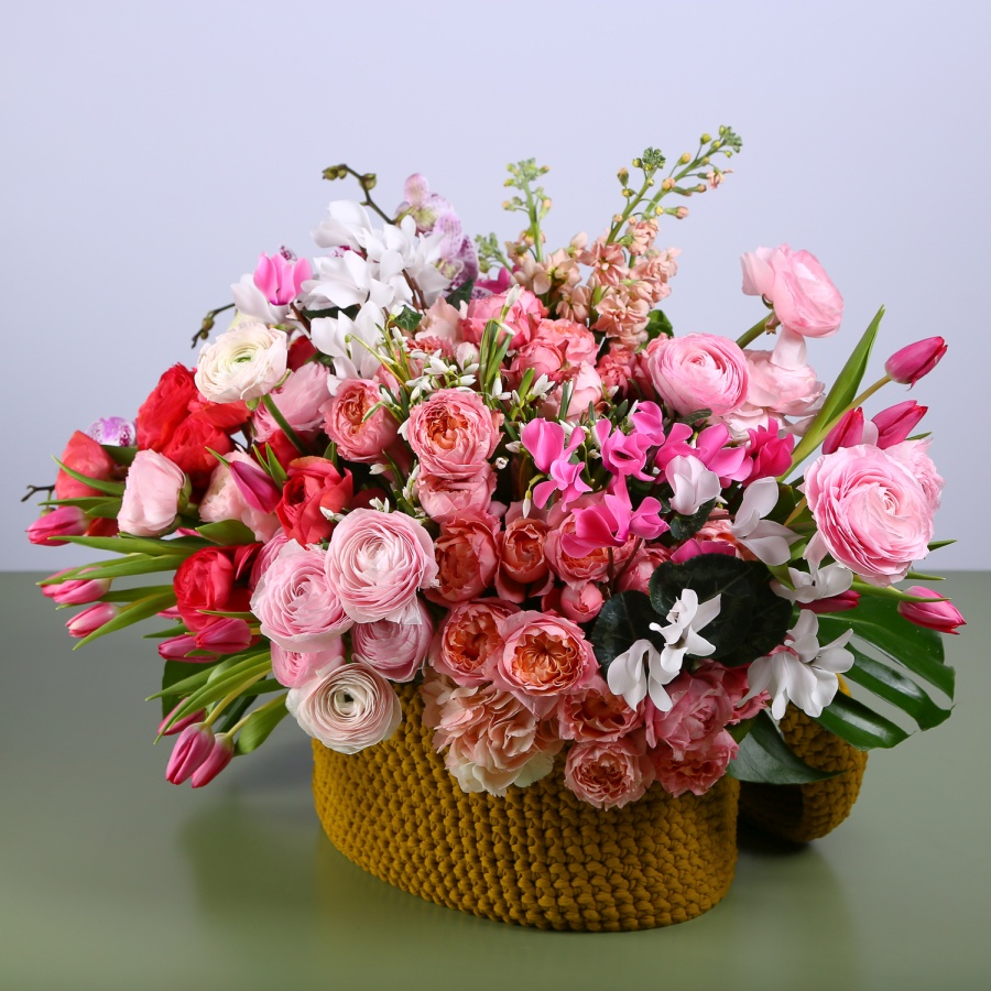 Какие цветы покупать весной: от первоцветов до веточек