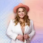 Неля Шовкопляс о любви к себе, психосоматике, волонтерстве и целях на 2022 год