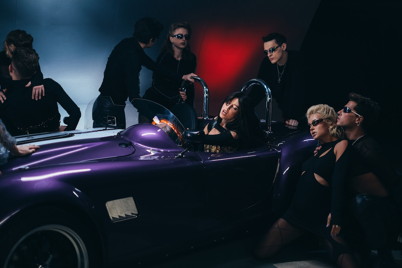 Съемки клипа на песню Raznotsvetnaya от Dorofeeva