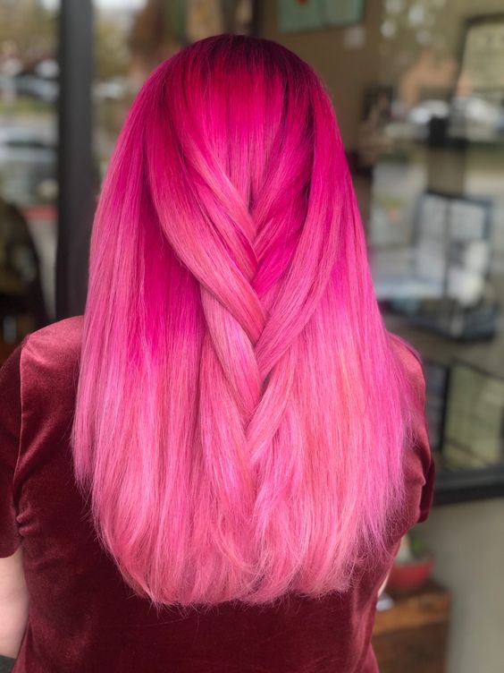 рожеве волосся