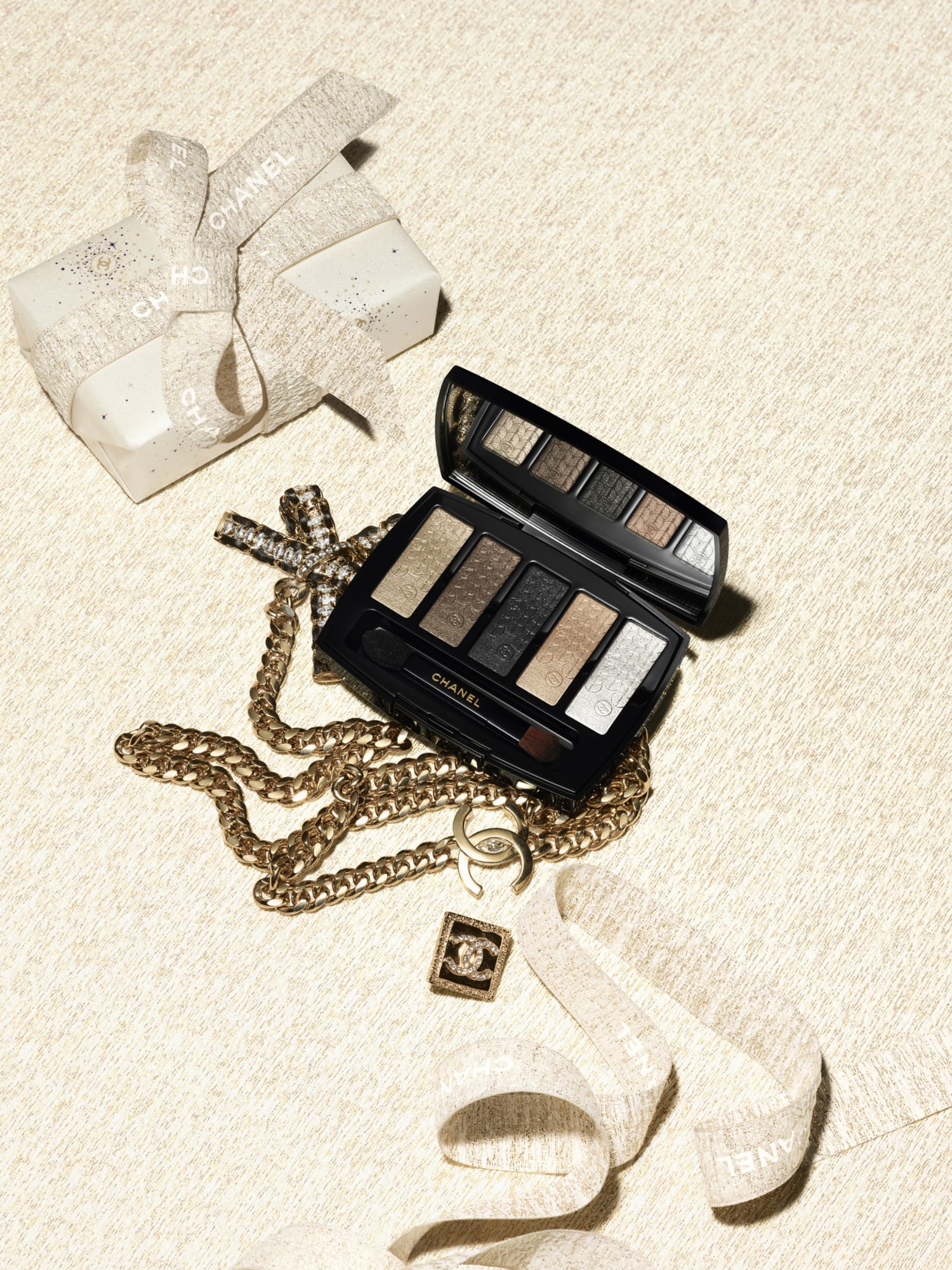 Chanel Makeup Collection Christmas Holiday 2023 
