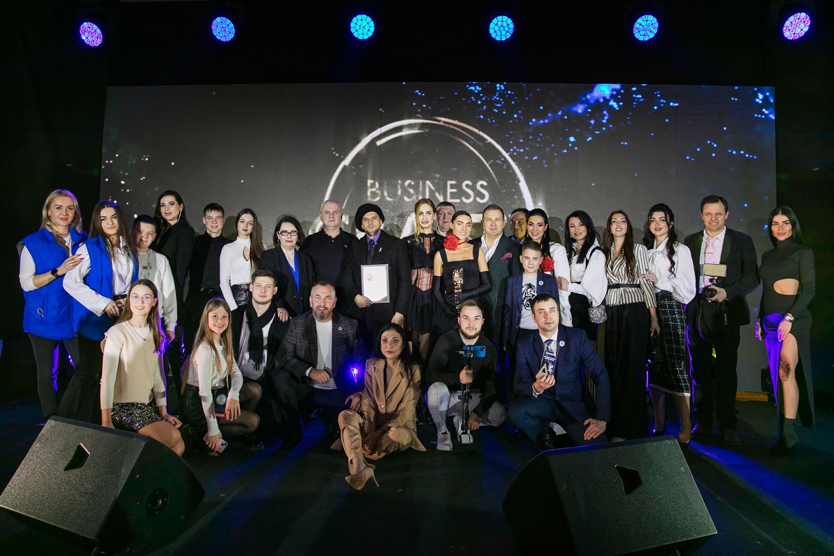 На Business Gravity 2024. TOP-100 нагородили благодійників, бізнесменів та представників креативних індустрій