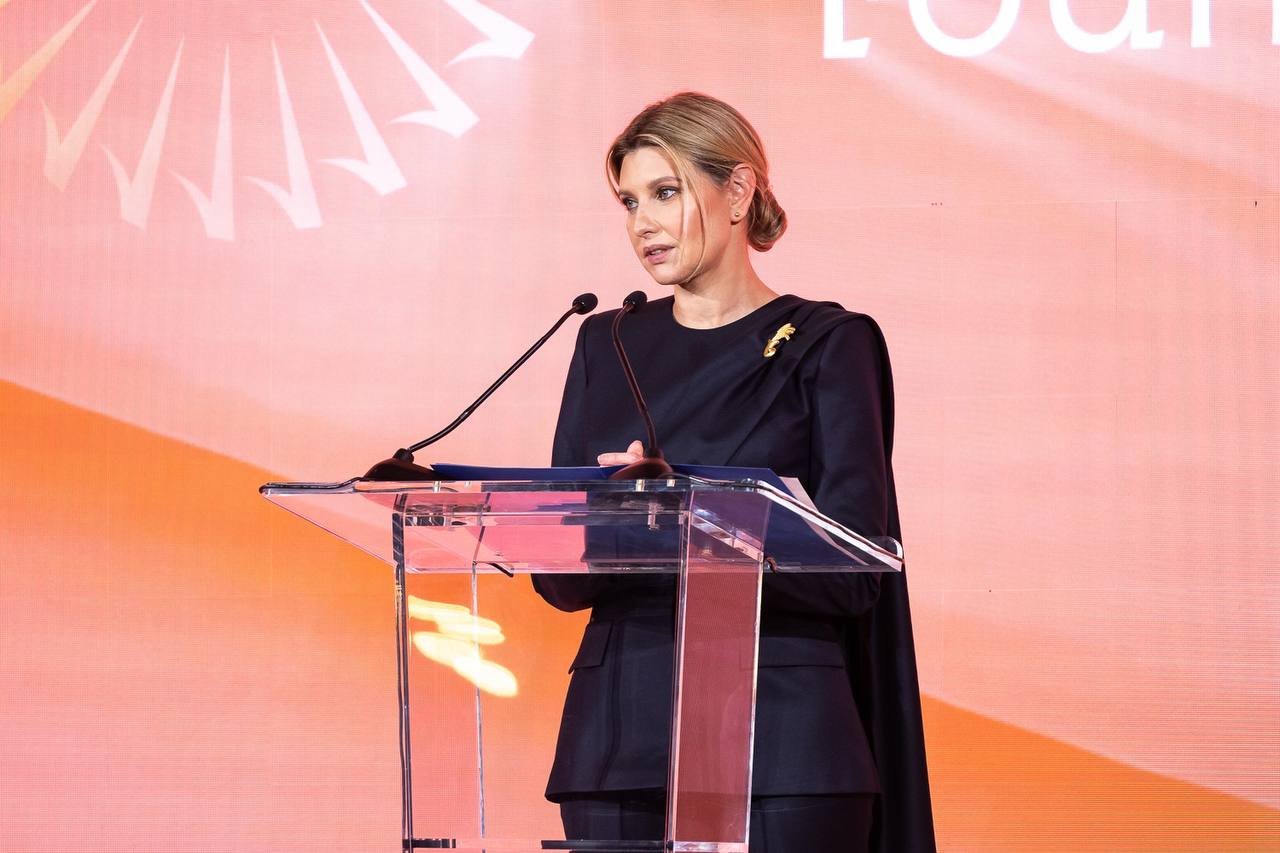 Олена Зеленська стиль