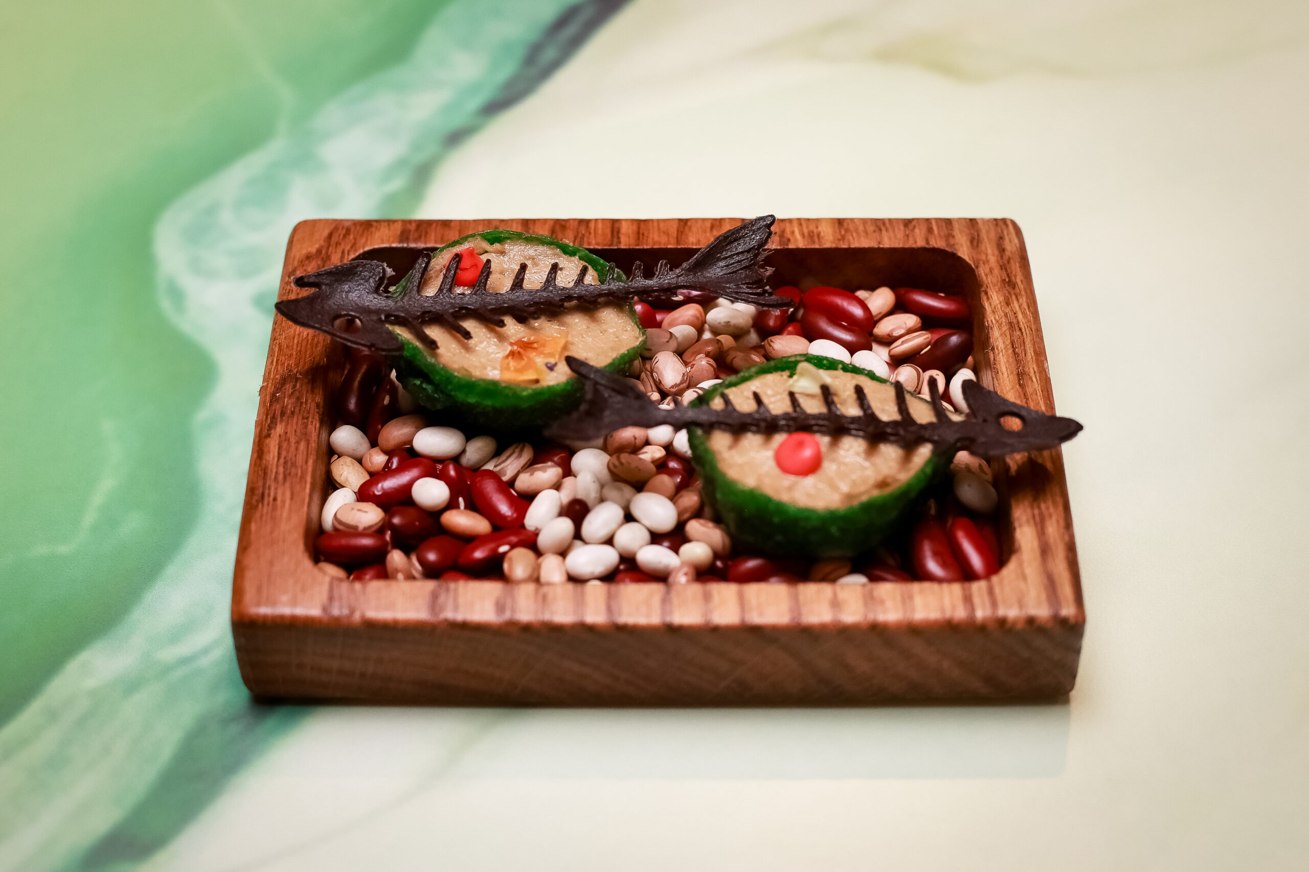 Потапці з паштетом з тушкованих у сметані карасів