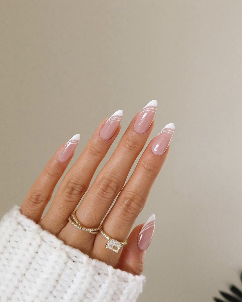 Красивий білий френч