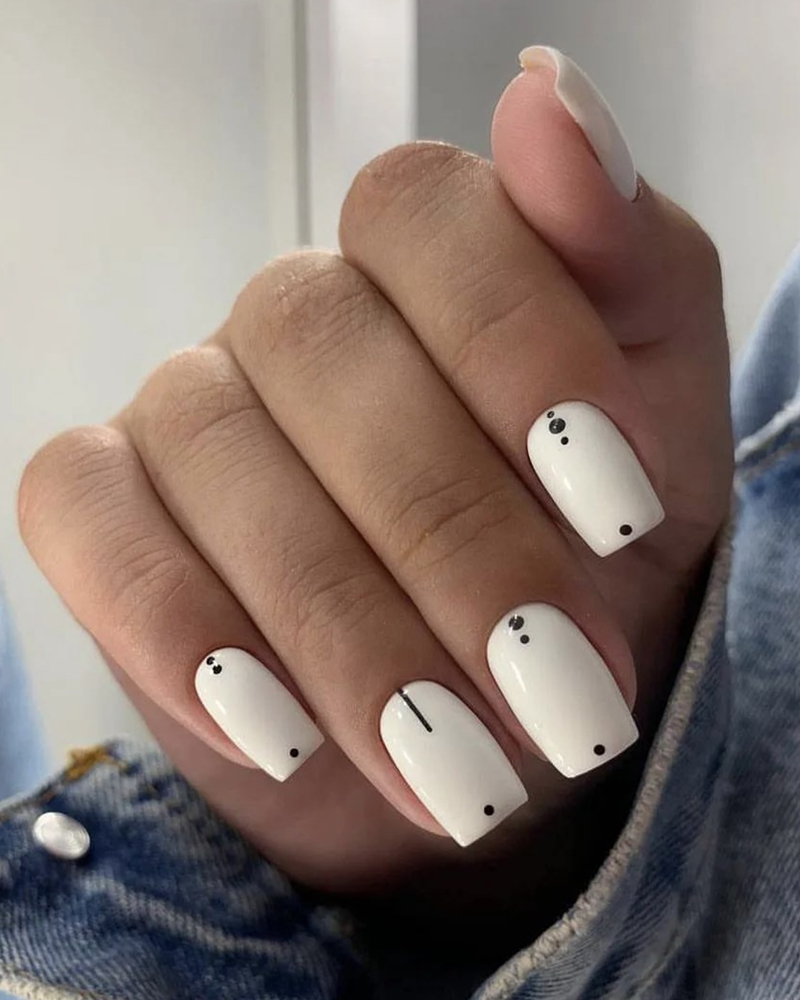 Манікюр білий з чорним